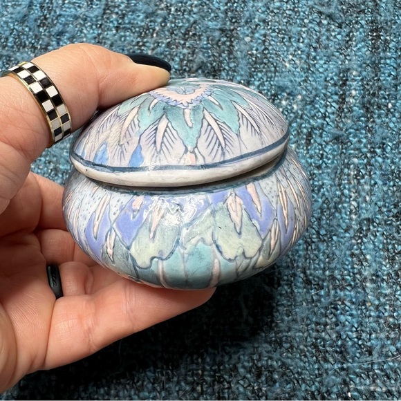 Vintage Heygill & HFP Macau Hand Painted China Ceramic Trinket Box with Lid - Picture 5 of 10